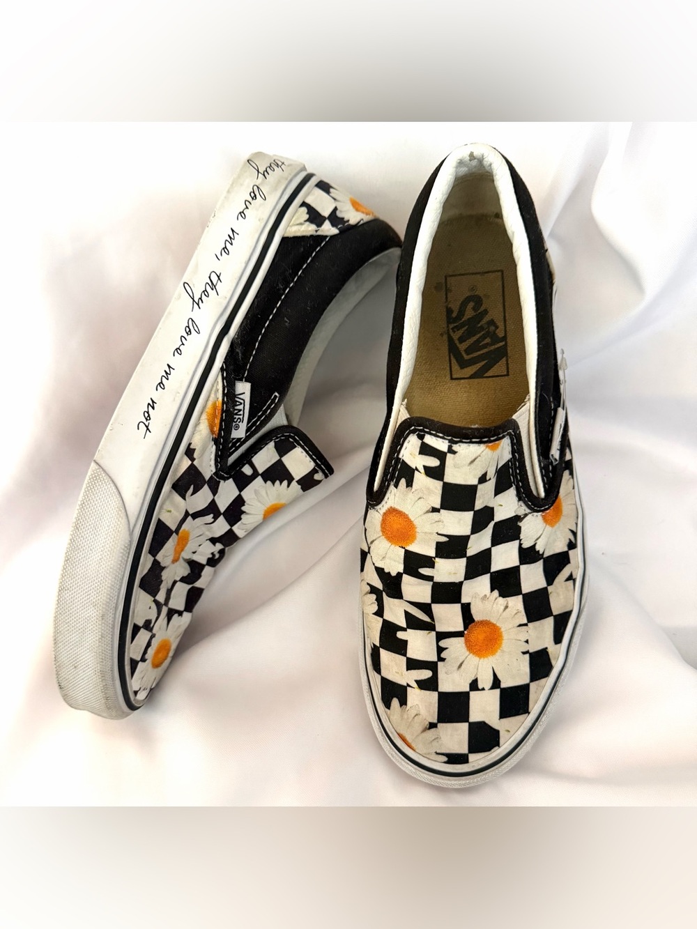 VANS Checkerboard Slip-On Sneakers with Daisy “They Love me, Love Me Not”